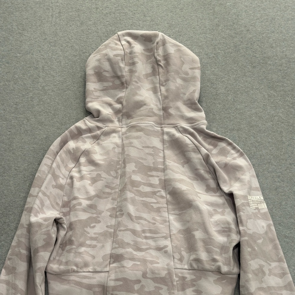 Alphalete Camo Crop Hoodie - Picture 4 of 5